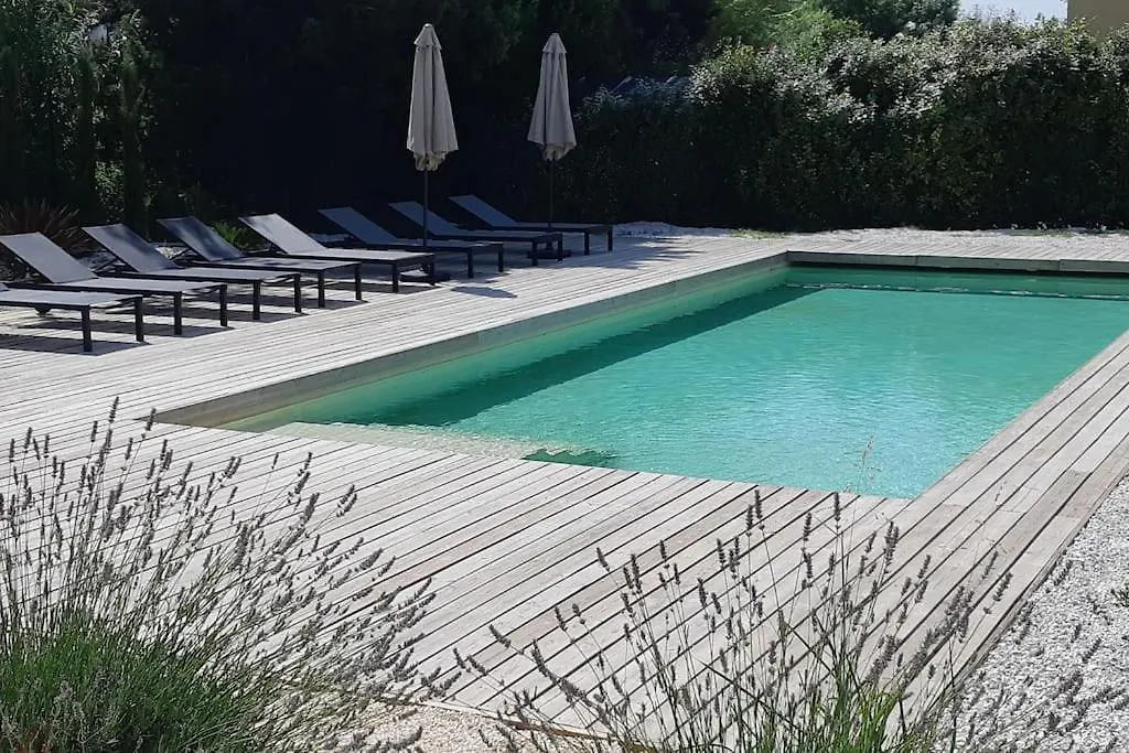 Gite De Charme Au Paradou. Piscine. Terrasse Bois.